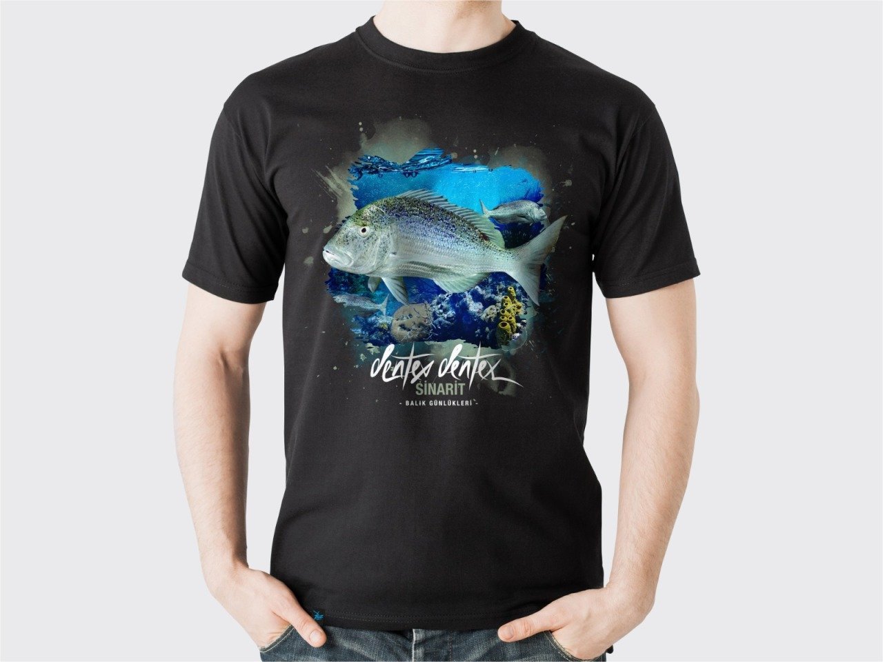 0 Yaka Sinarit Baskılı T-Shirt - Siyah