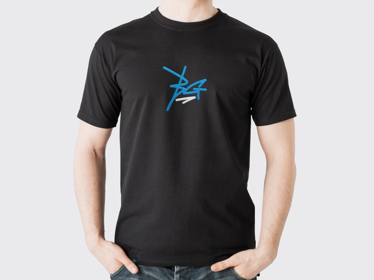0 Yaka Nakışlı T-shirt - Siyah